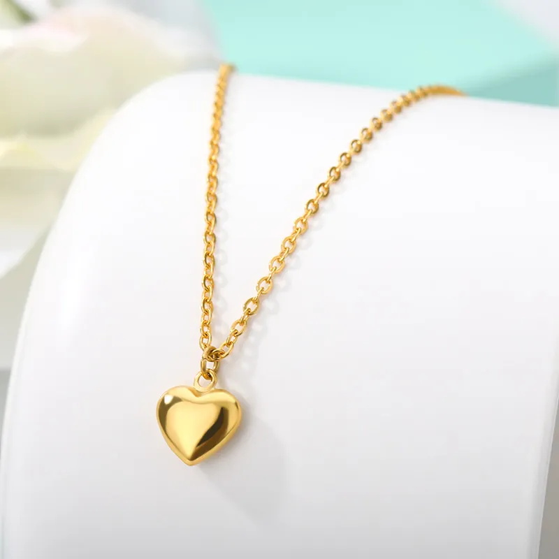 Heart Locket Necklace Photo - Vòng Cổ Thời Trang 2022 Người