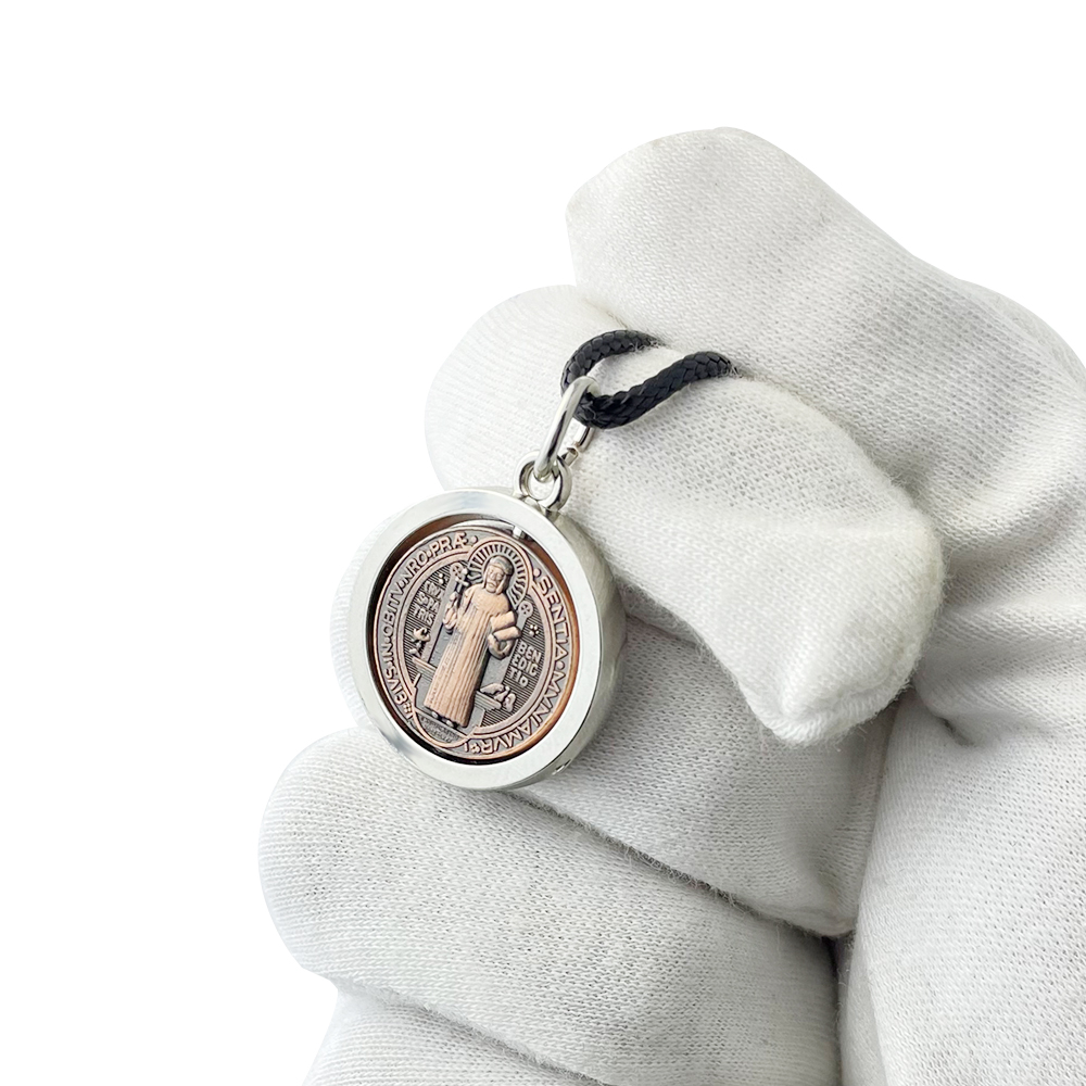 New St Benedict Medal Necklace - đánh giá và giá Necklaces
