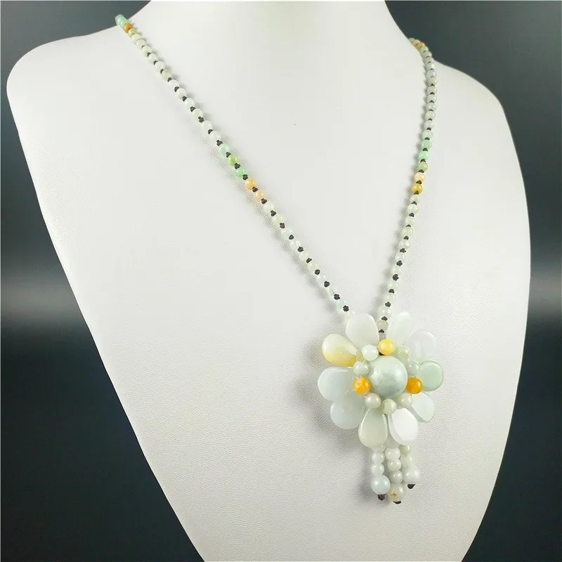 Chứng Nhận Ngọc Miến Điện Hoa  - đánh giá và giá Necklaces