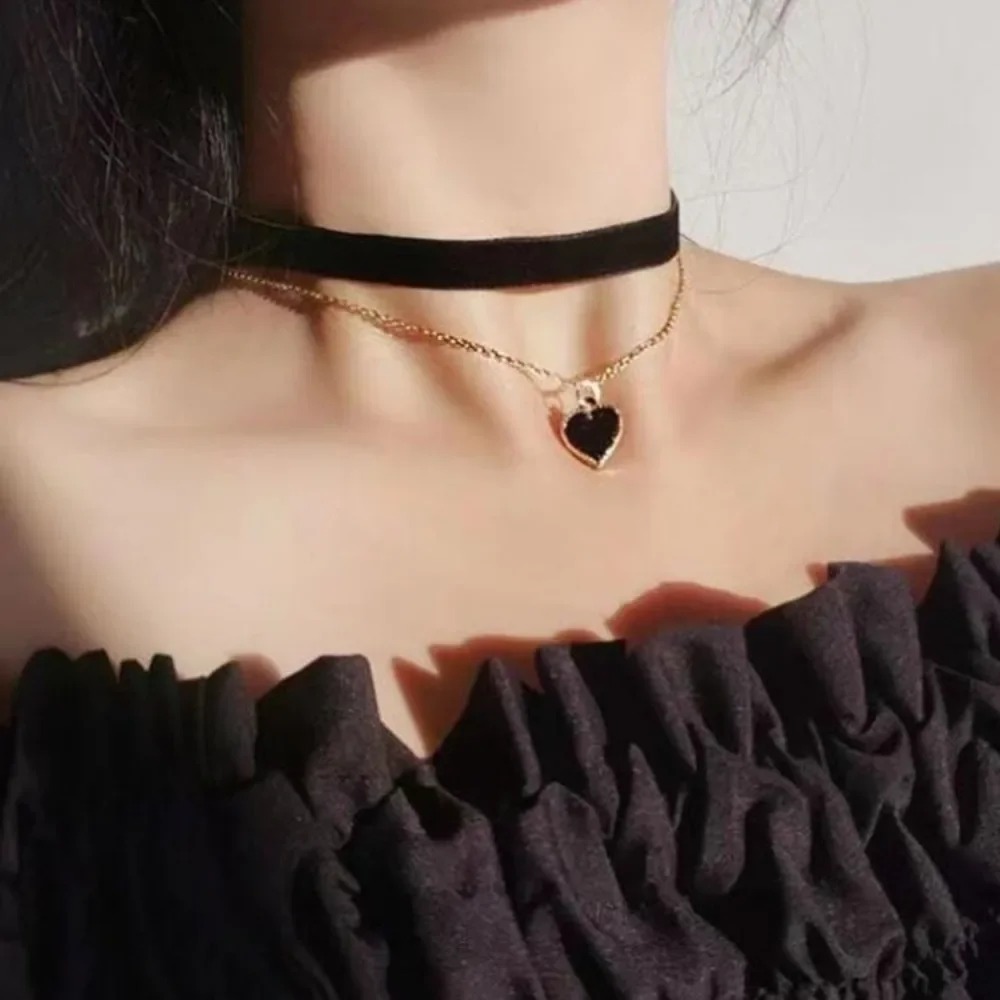Multi Layer Black Peach Heart  - đánh giá và giá Layered Pendant Necklace Aesthetic