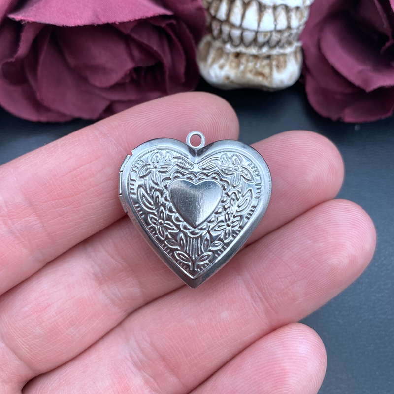 2pcs Stainless Steel Heart Box - đánh giá và giá Heart Locket Necklace Photo